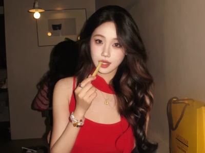 🍎𓈒𓍼 ⊹.⋆꙳🍒 你说人生艳丽 我没有异议