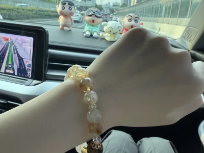 吸金招米，爱情事业双丰收。