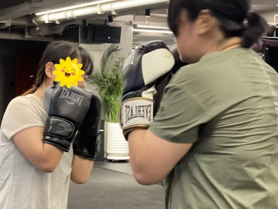 女生拳击一节课燃 700 大卡！