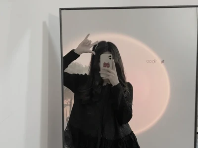 挡脸自拍