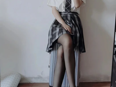 🎀甜酷风暴击!当经典黑丝邂逅元气JK裙🎀