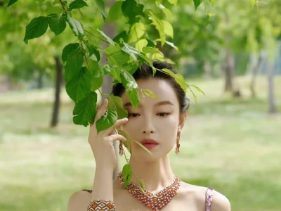 性感妩媚兼具东西合璧的美女：倪妮