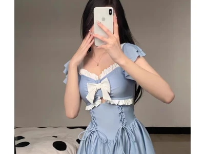 泳衣女2023连体夏季新款保守遮肚甜美牛