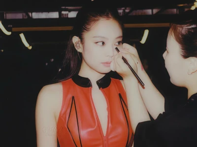 美我一大跳|Jennie更新横版高清壁纸
