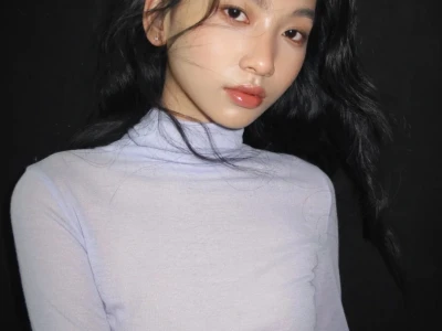 看看美女的右脸