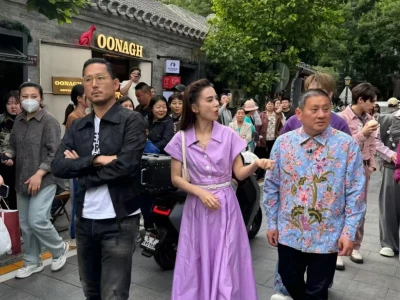 不是啊,镜头里她也没有那么漂亮吧。。。