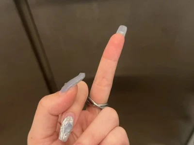 媚女!
