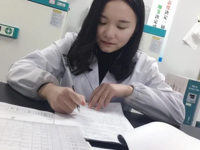 90后女生一句话总结:她是守护我们“舌尖安全