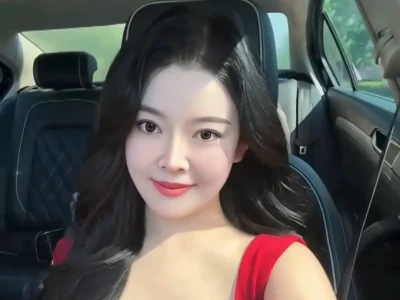 黑发红唇YYDS