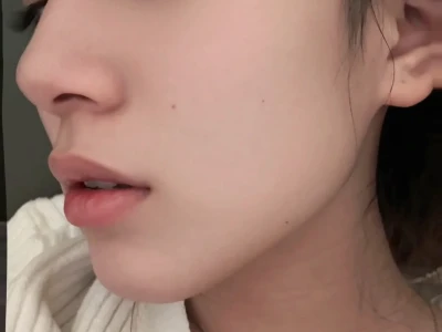 真“水”光肌