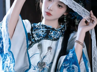 “如传世的青花瓷自顾自美丽”｜平遥清汉女