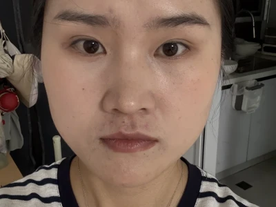 这个脸型怎么化妆,有可以参考的博主吗