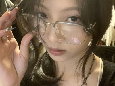 想拍的live在脸上:)