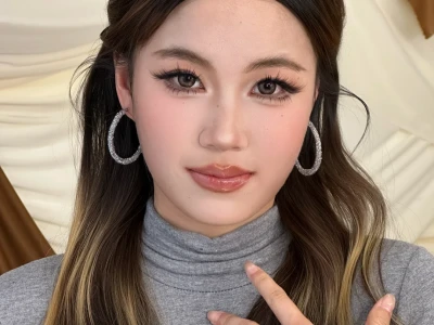 真的改变了很多！原来妆前妆后差这么多